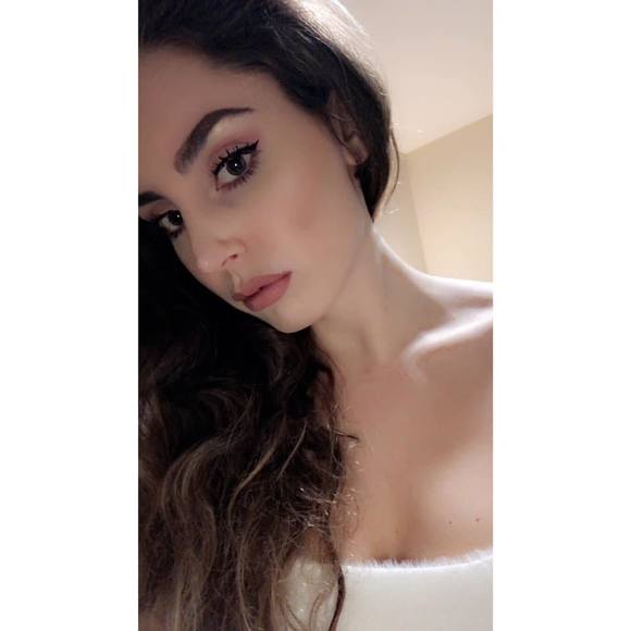 Meet your Posher, Bridget - Picture 1 of 1